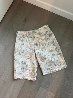 Zara Men's Camo Printed Jean Shorts (Jorts) in Beige and light brown camo